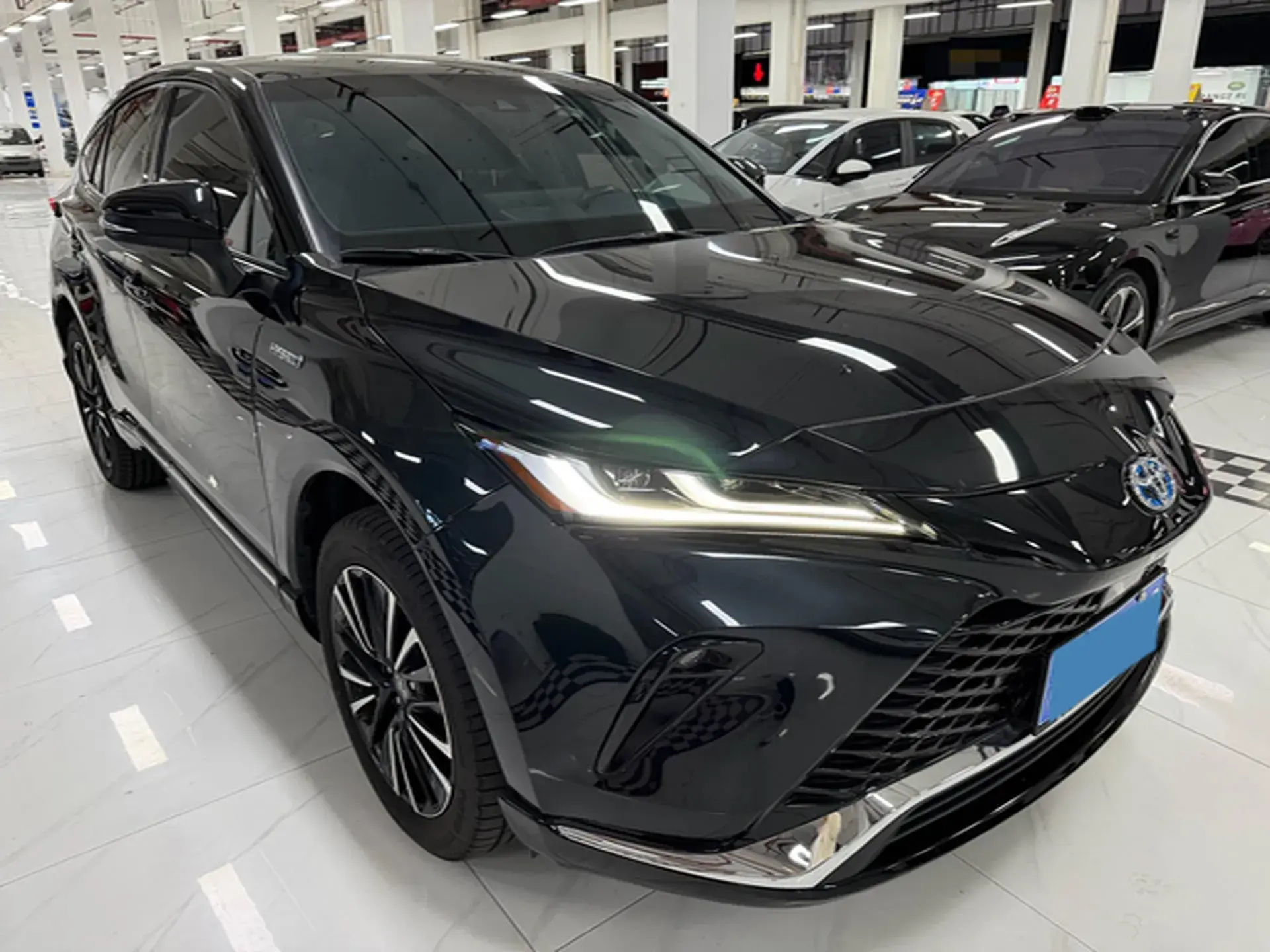 2023 TOYOTA VENZA thumbnail 3