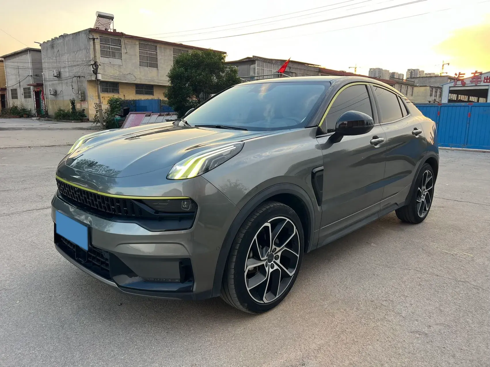 2020 LYNK&CO 05 view 1