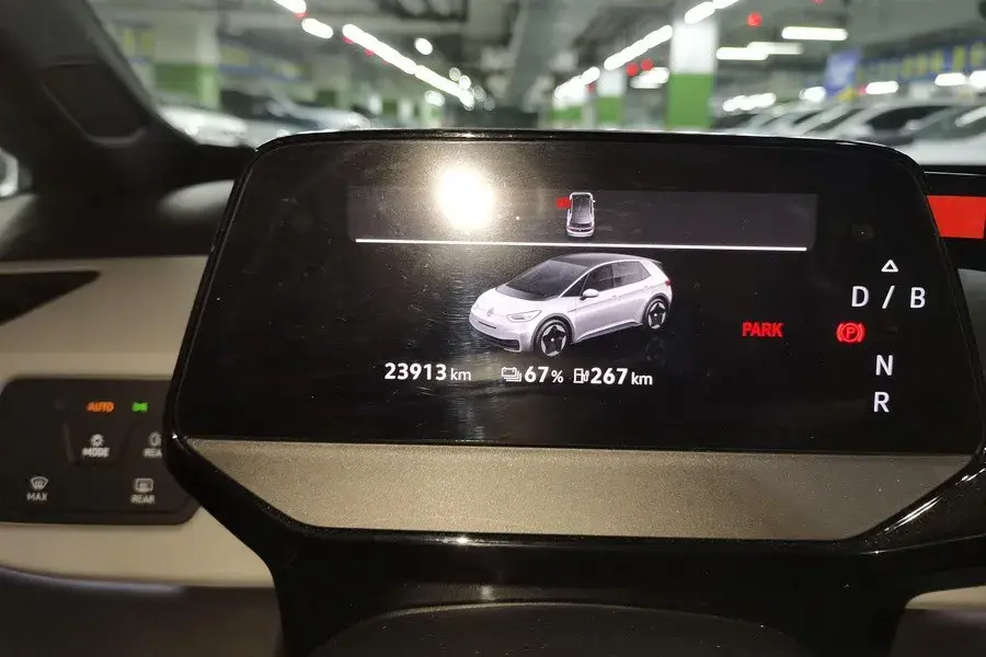 2023 VOLKSWAGEN ID.3 thumbnail 3