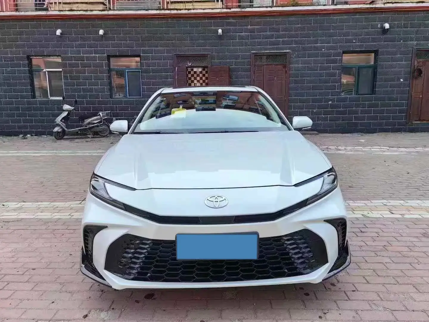 2023 TOYOTA CAMRY thumbnail 3