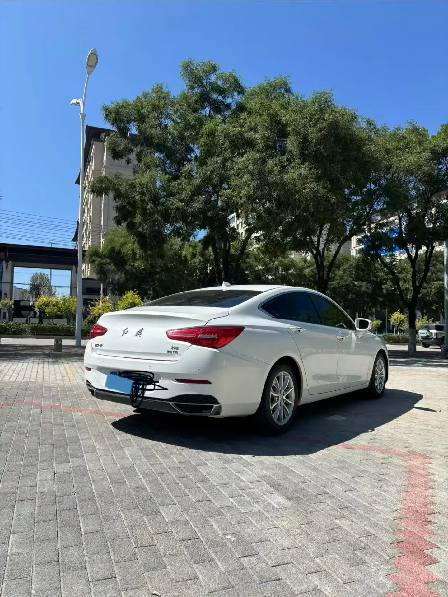 2018 HONGQI H5 thumbnail 4