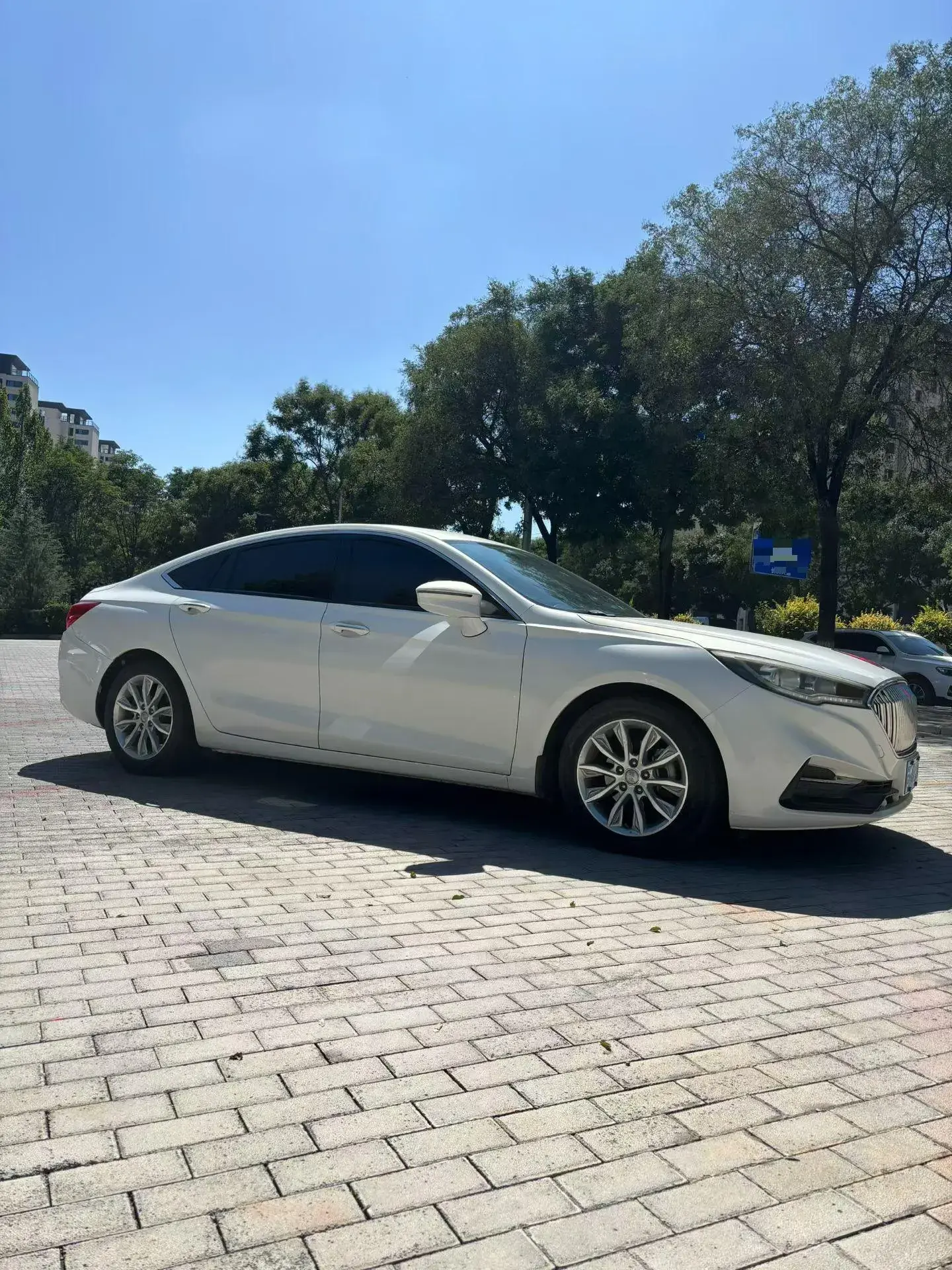 2018 HONGQI H5 thumbnail 3