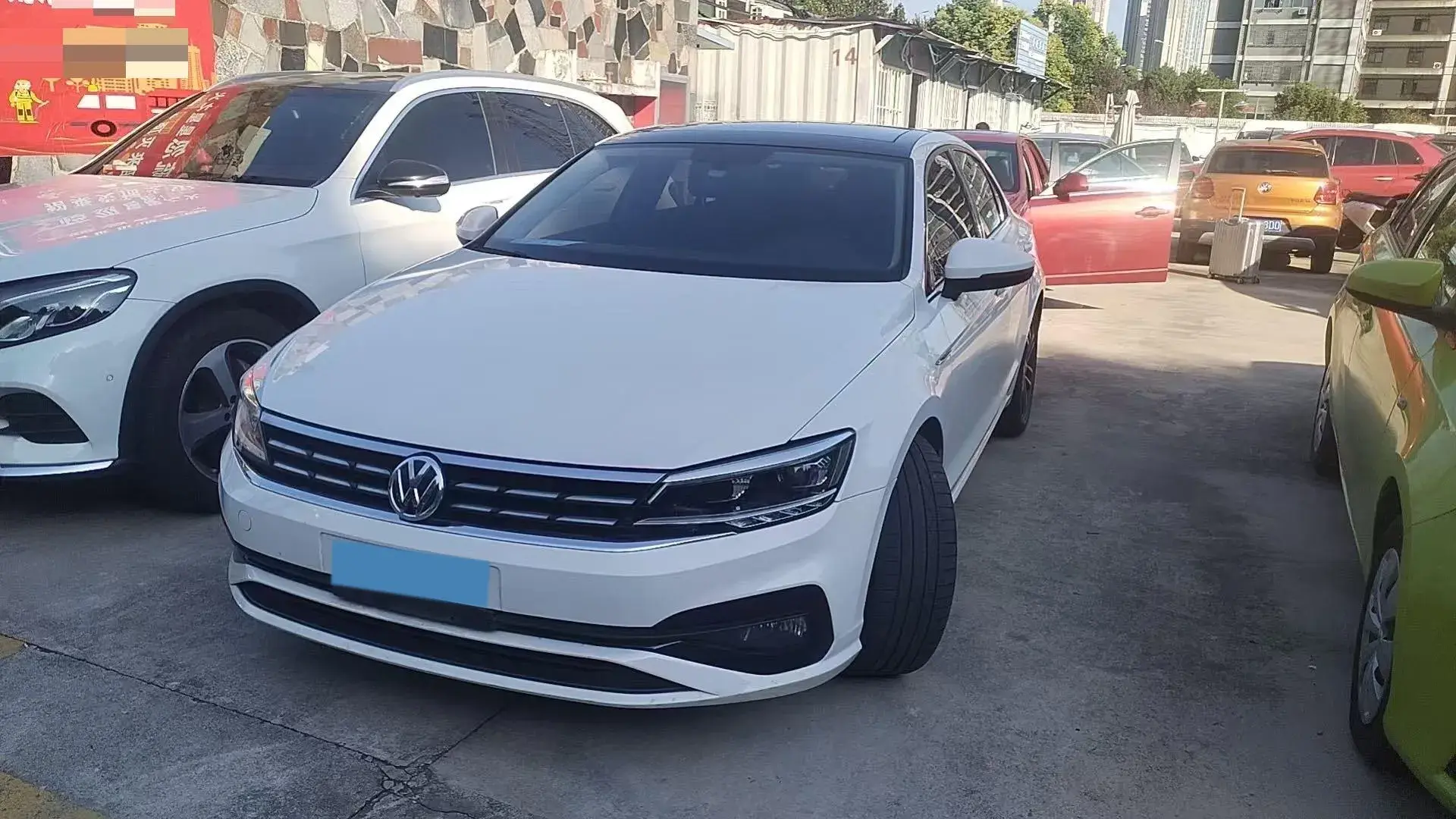 2021 VOLKSWAGEN LAMANDO view 1