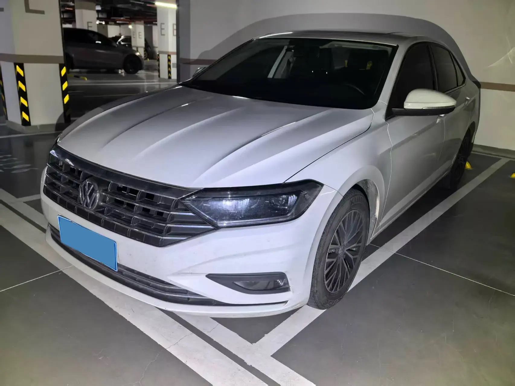 2019 VOLKSWAGEN SAGITAR view 1