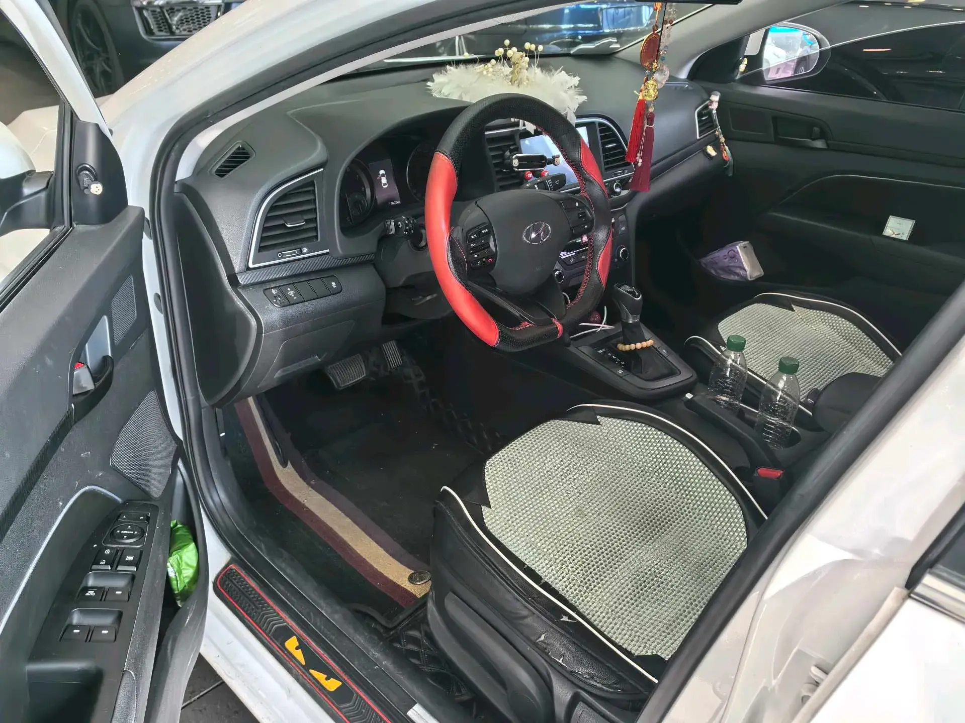 2019 HYUNDAI ELANTRA thumbnail 2