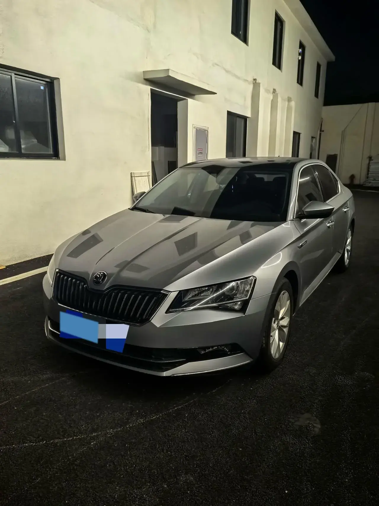 2018 SKODA SUPERB view 1