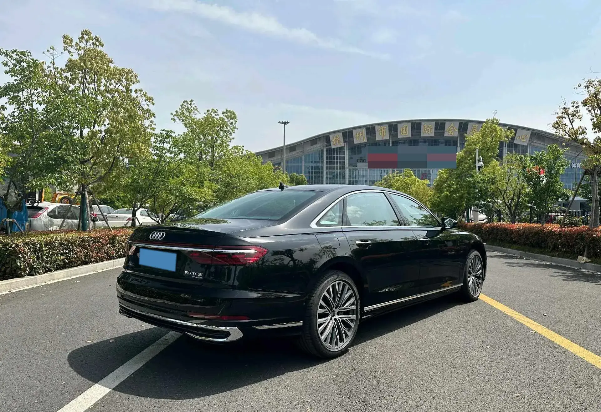 2025 AUDI A8 thumbnail 3