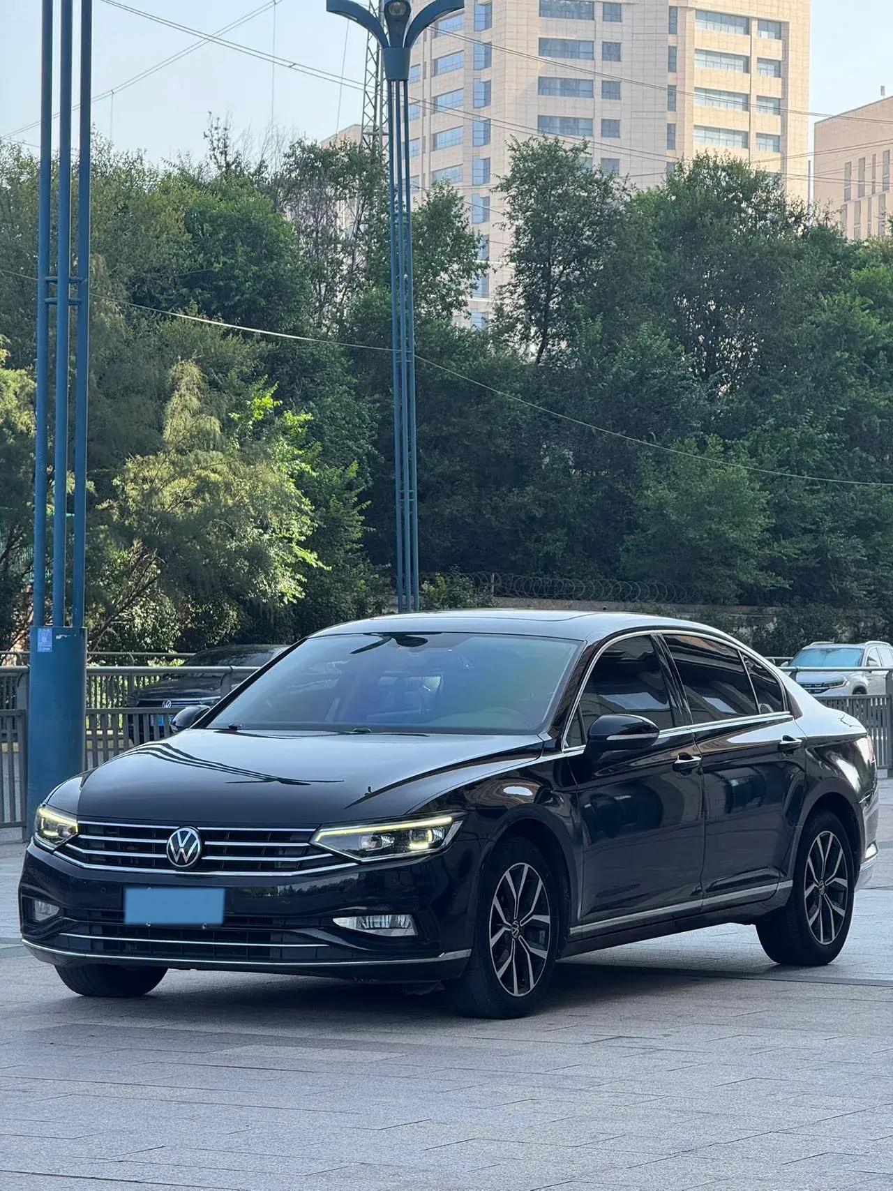2020 VOLKSWAGEN MAGOTAN view 1