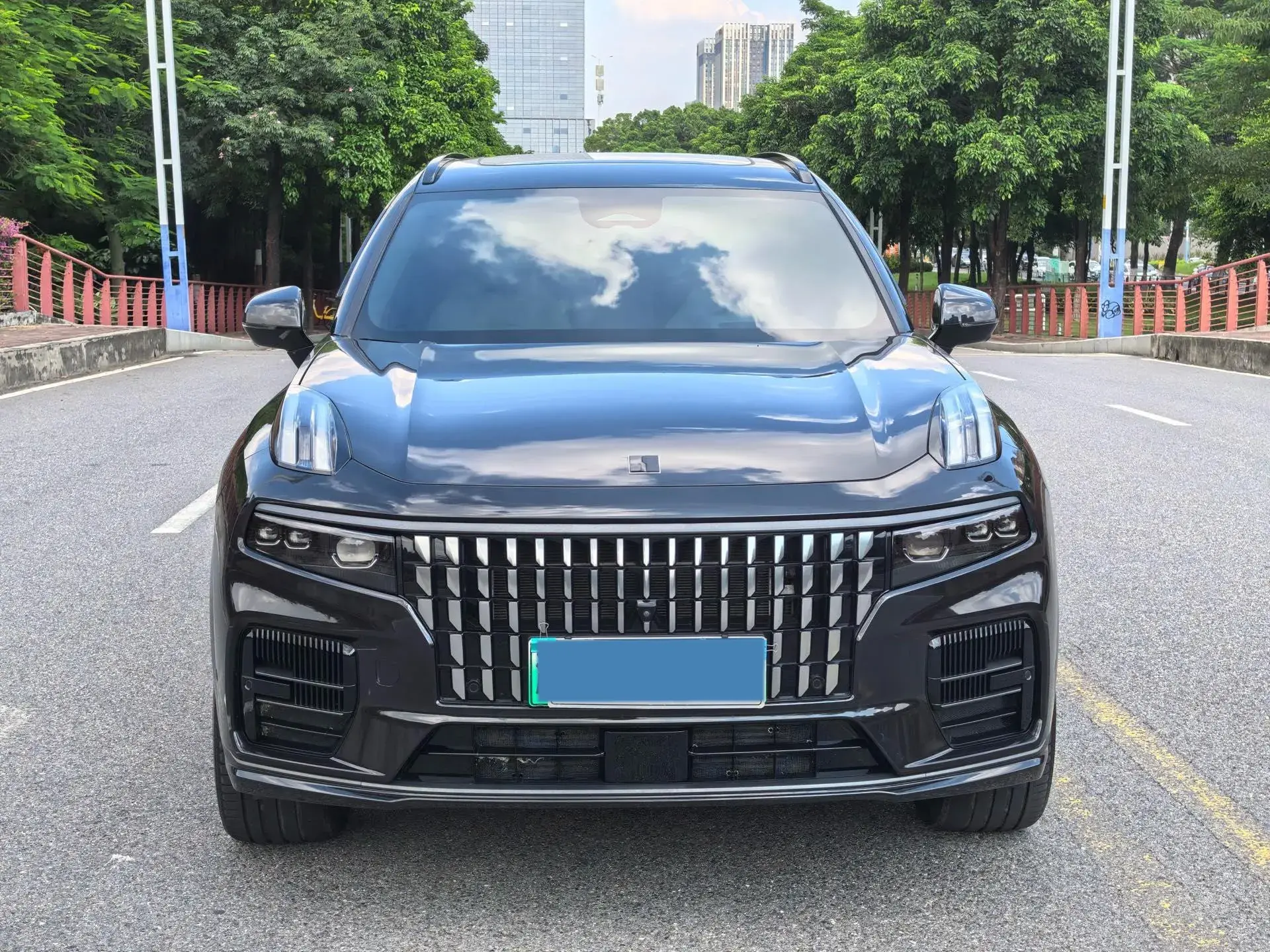 2023 LYNK&CO 09 thumbnail 2