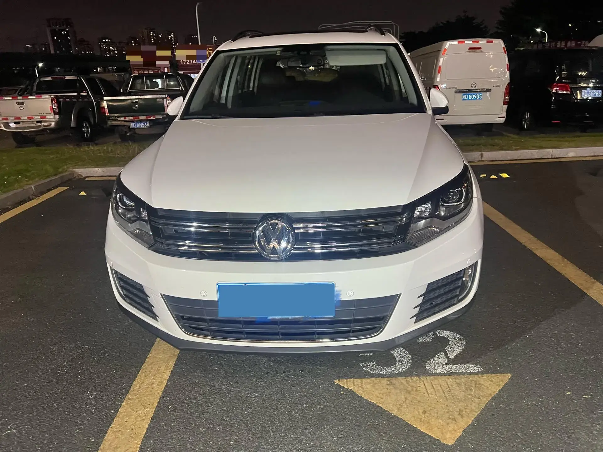 2017 VOLKSWAGEN TIGUAN thumbnail 2