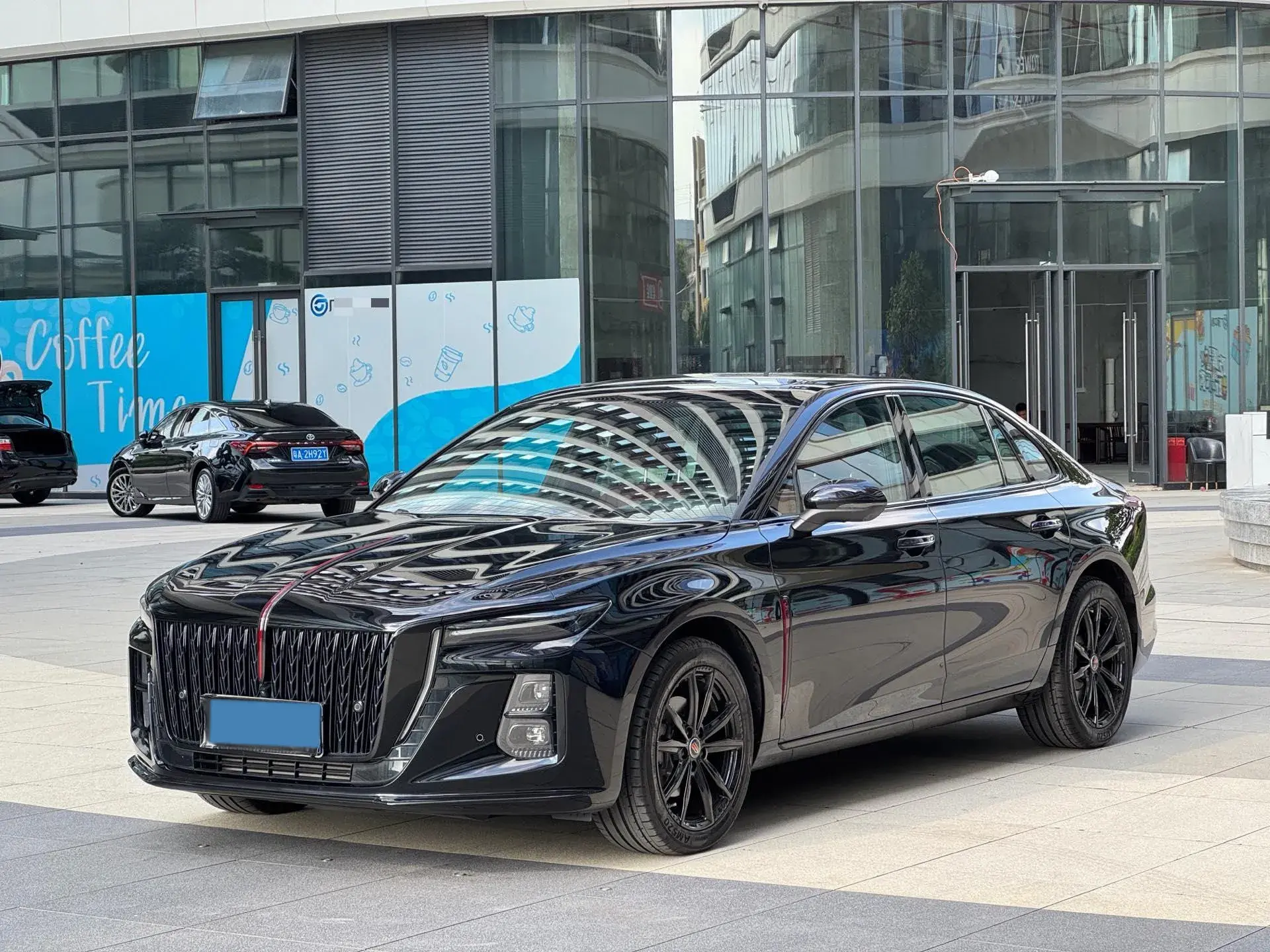 2025 HONGQI H5 view 1