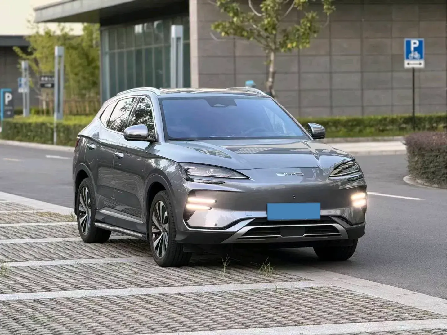 2023 BYD SONG thumbnail 2