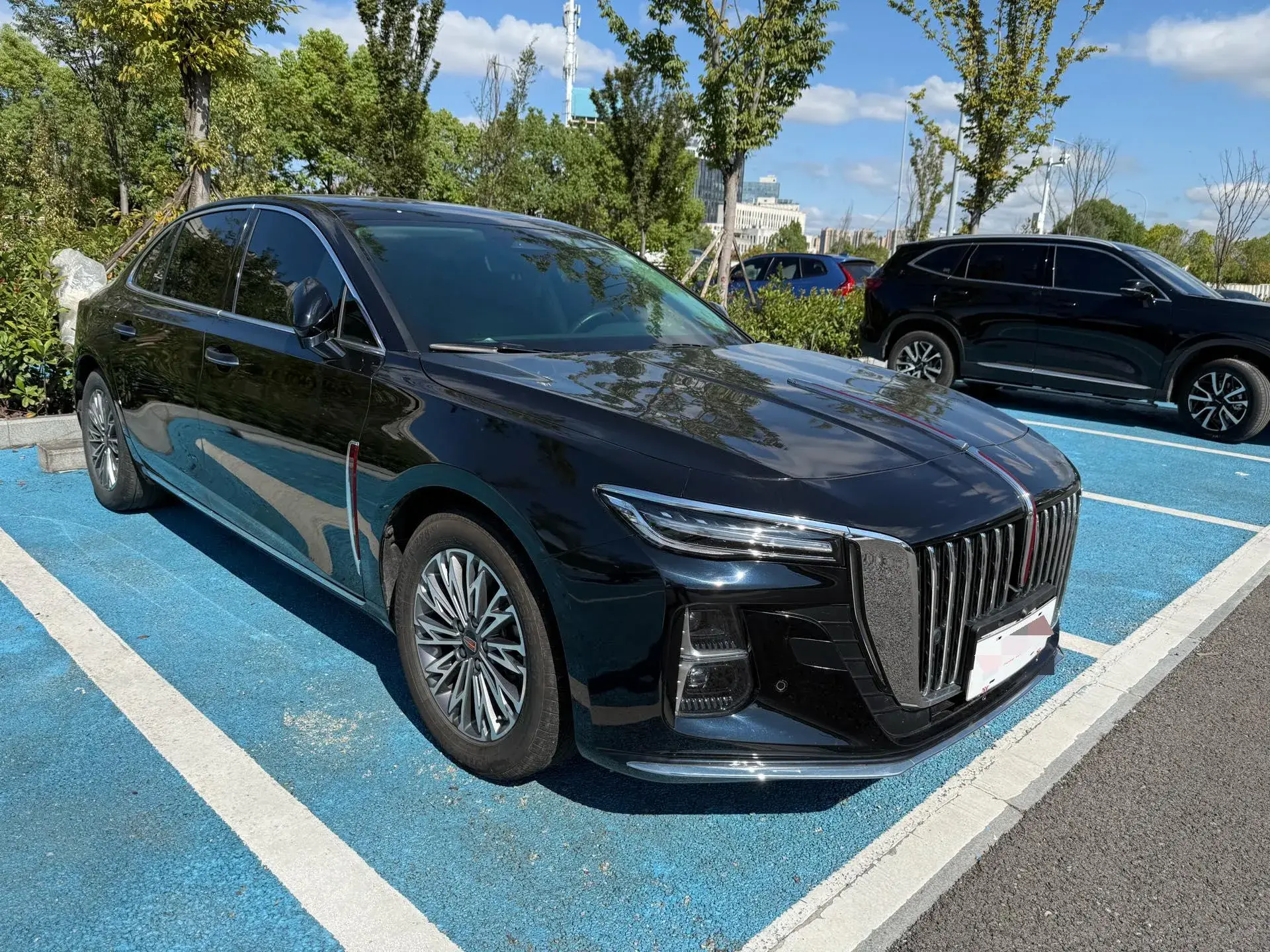 2023 HONGQI H5 thumbnail 3