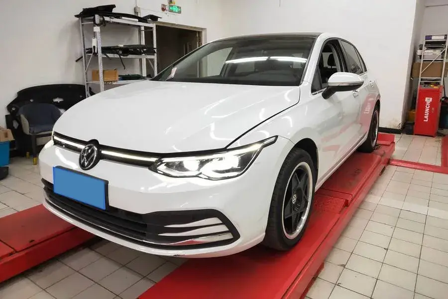 2021 VOLKSWAGEN GOLF view 1