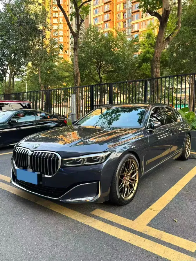 2019 BMW 7 Series 2.0T 265HP L4 8AT