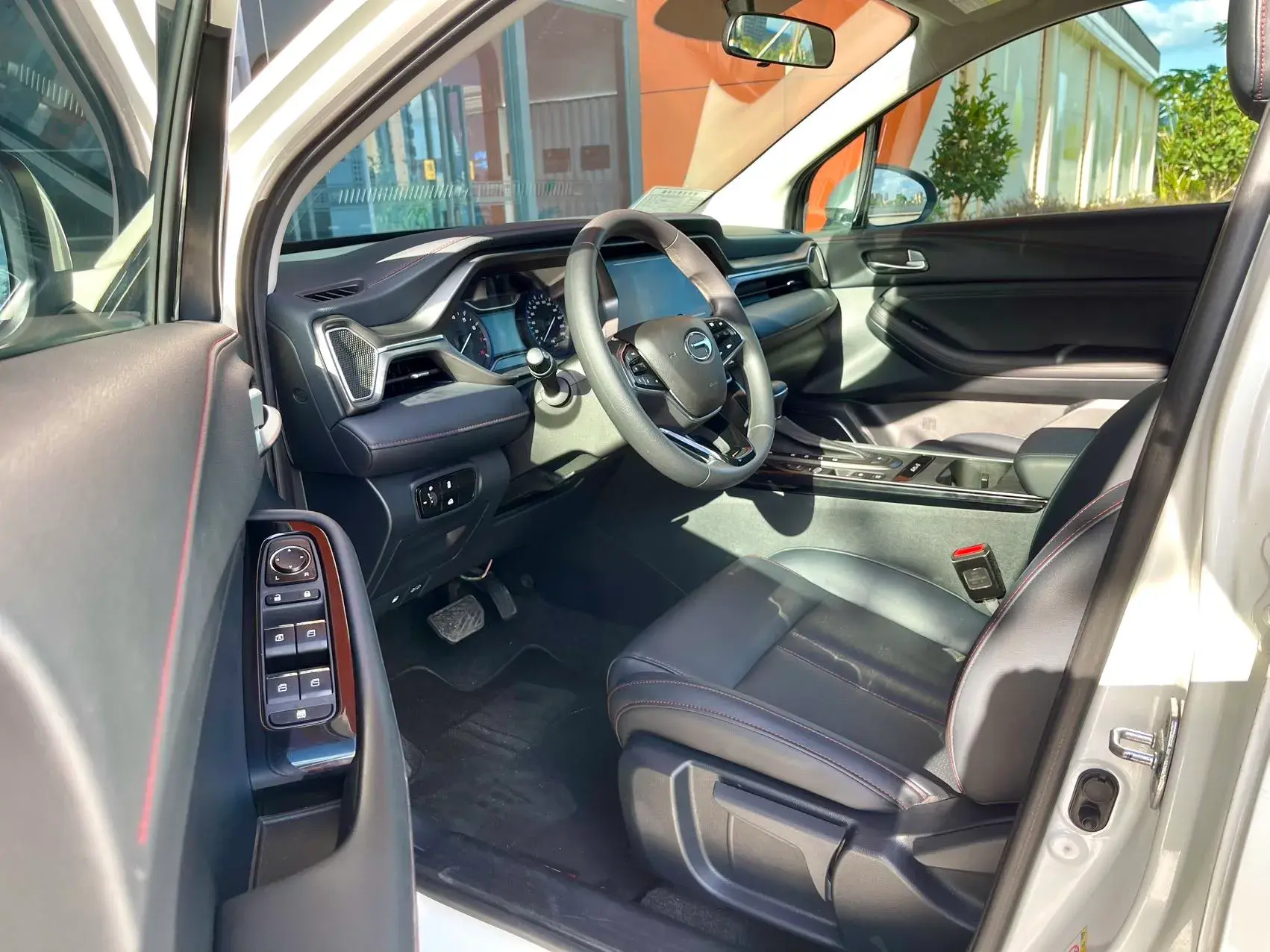 2021 GAC TRUMPCHI thumbnail 3