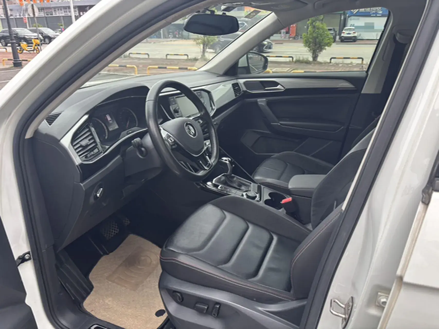 2019 VOLKSWAGEN TAYRON thumbnail 4