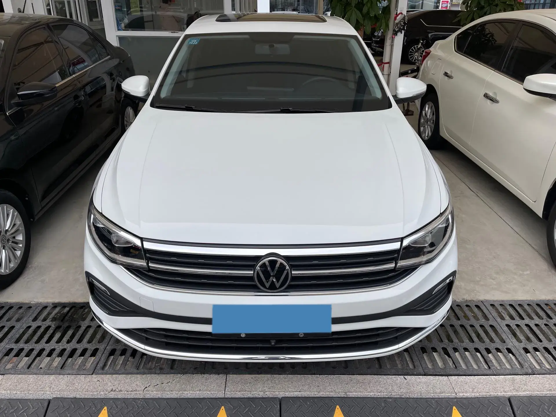 2024 VOLKSWAGEN BORA thumbnail 2