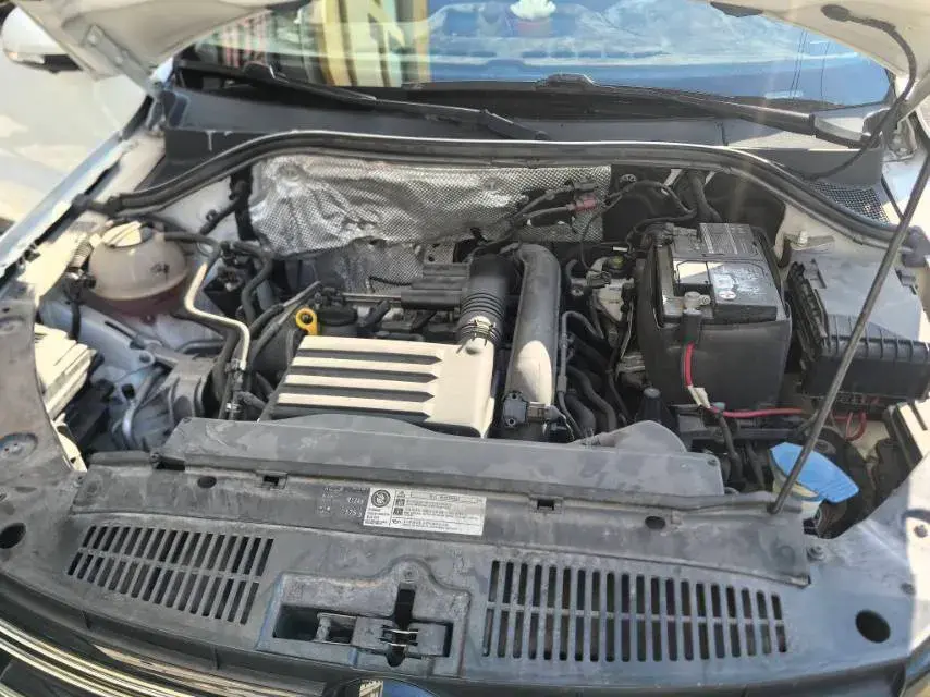 2016 VOLKSWAGEN TIGUAN thumbnail 3