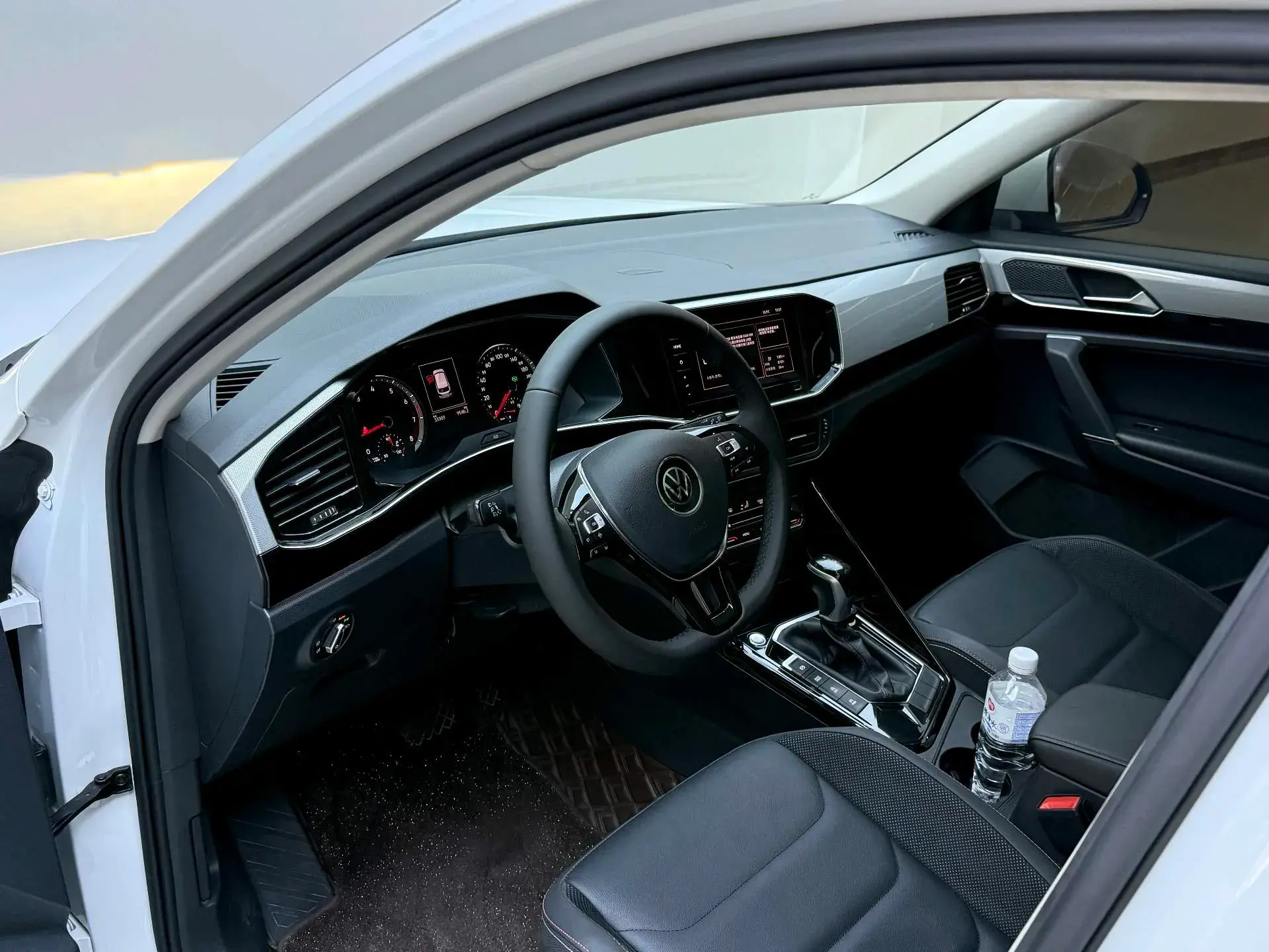 2021 VOLKSWAGEN TAYRON thumbnail 3