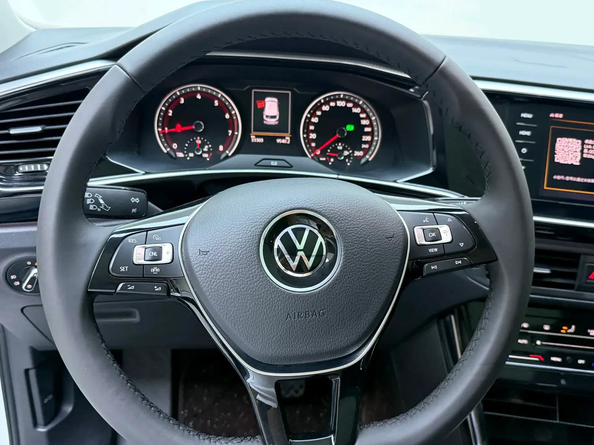 2021 VOLKSWAGEN TAYRON thumbnail 4