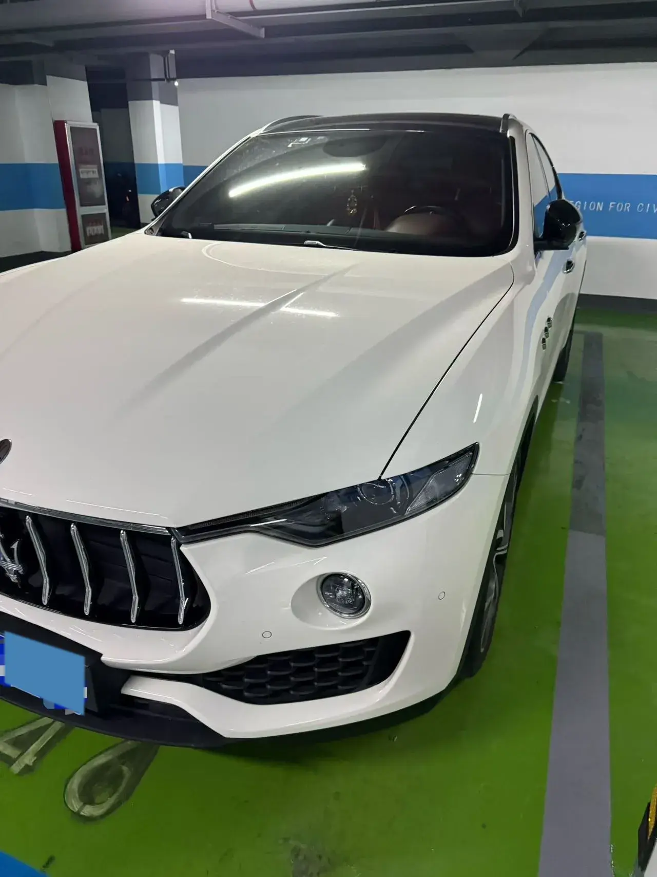 2018 MASERATI LEVANTE view 1