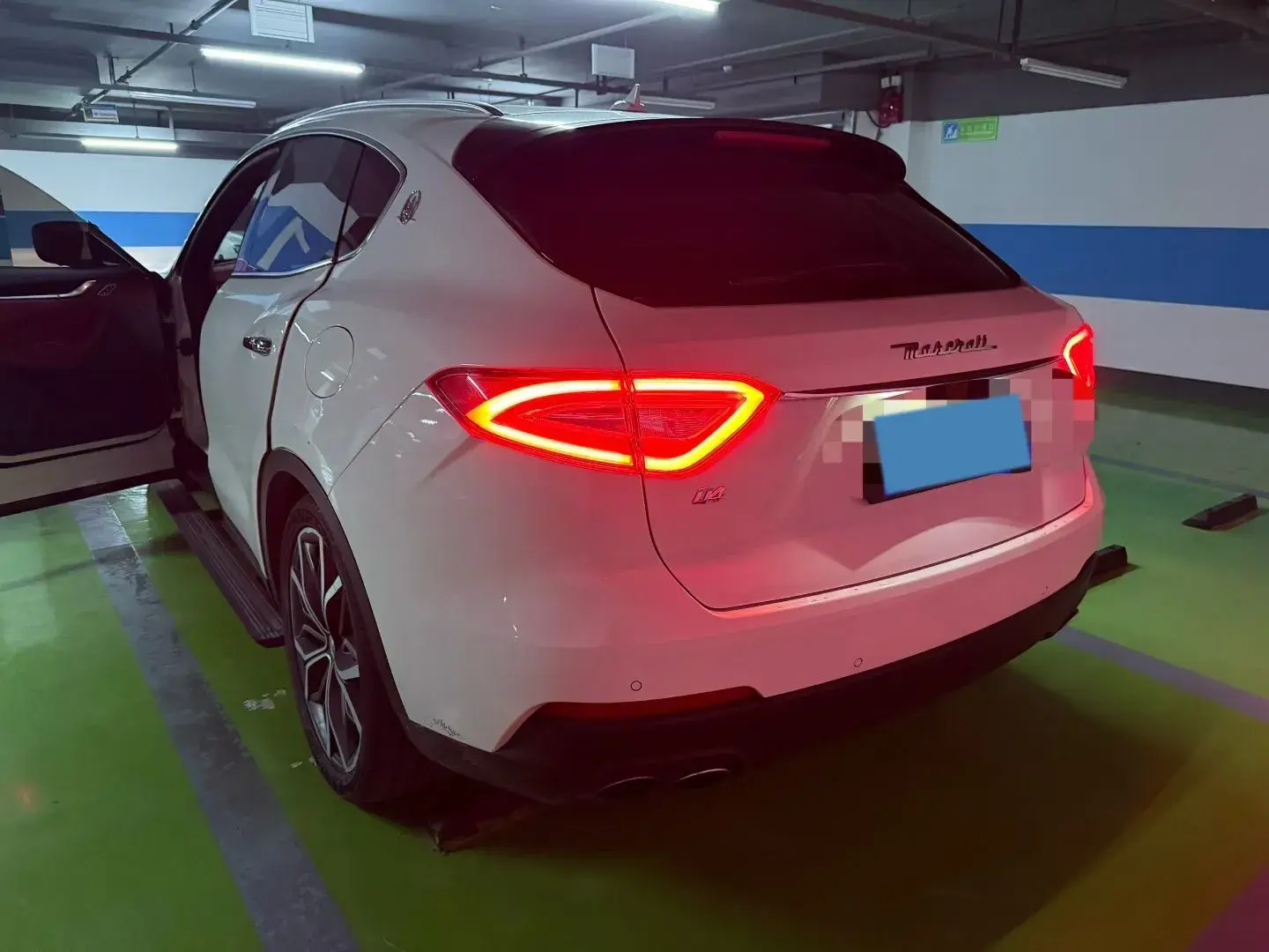 2018 MASERATI LEVANTE thumbnail 4