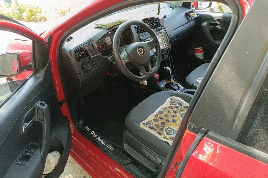 2018 VOLKSWAGEN POLO thumbnail 3