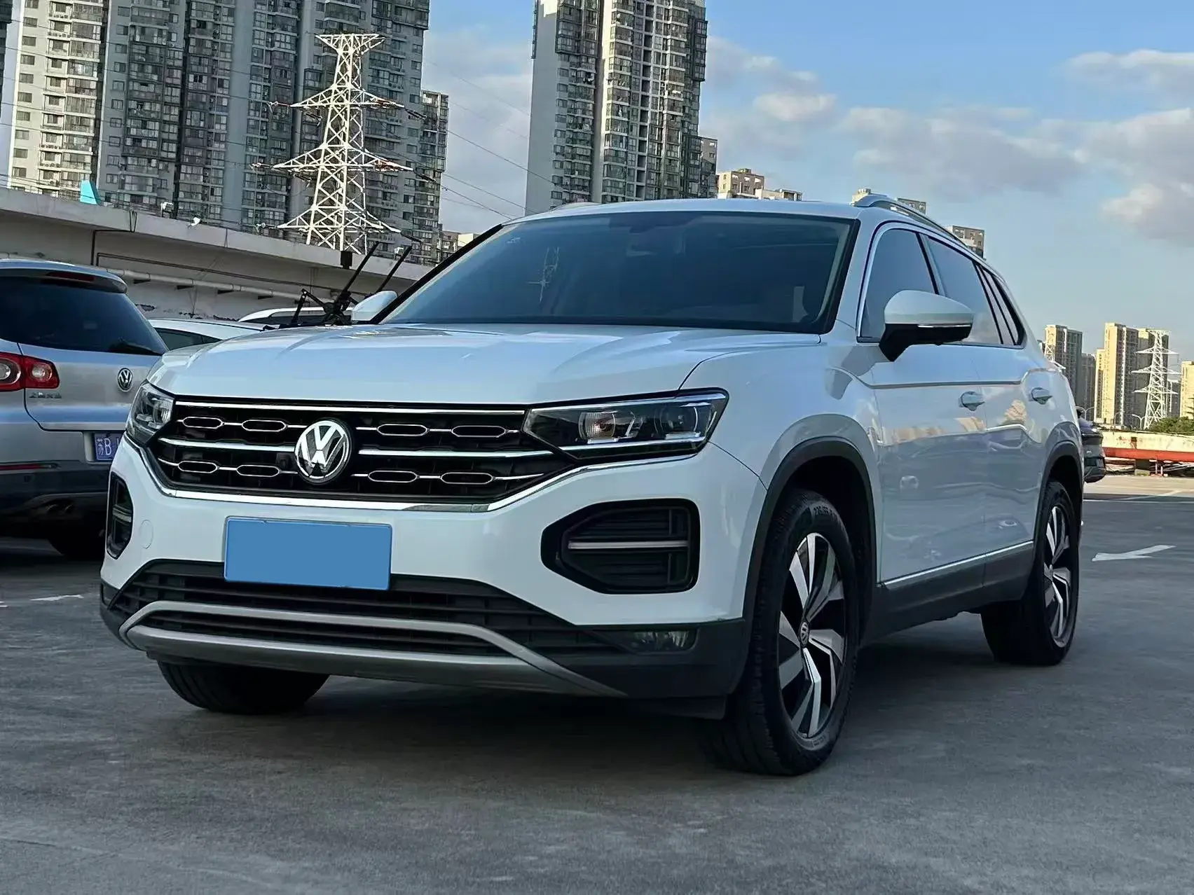 2019 VOLKSWAGEN TAYRON view 1