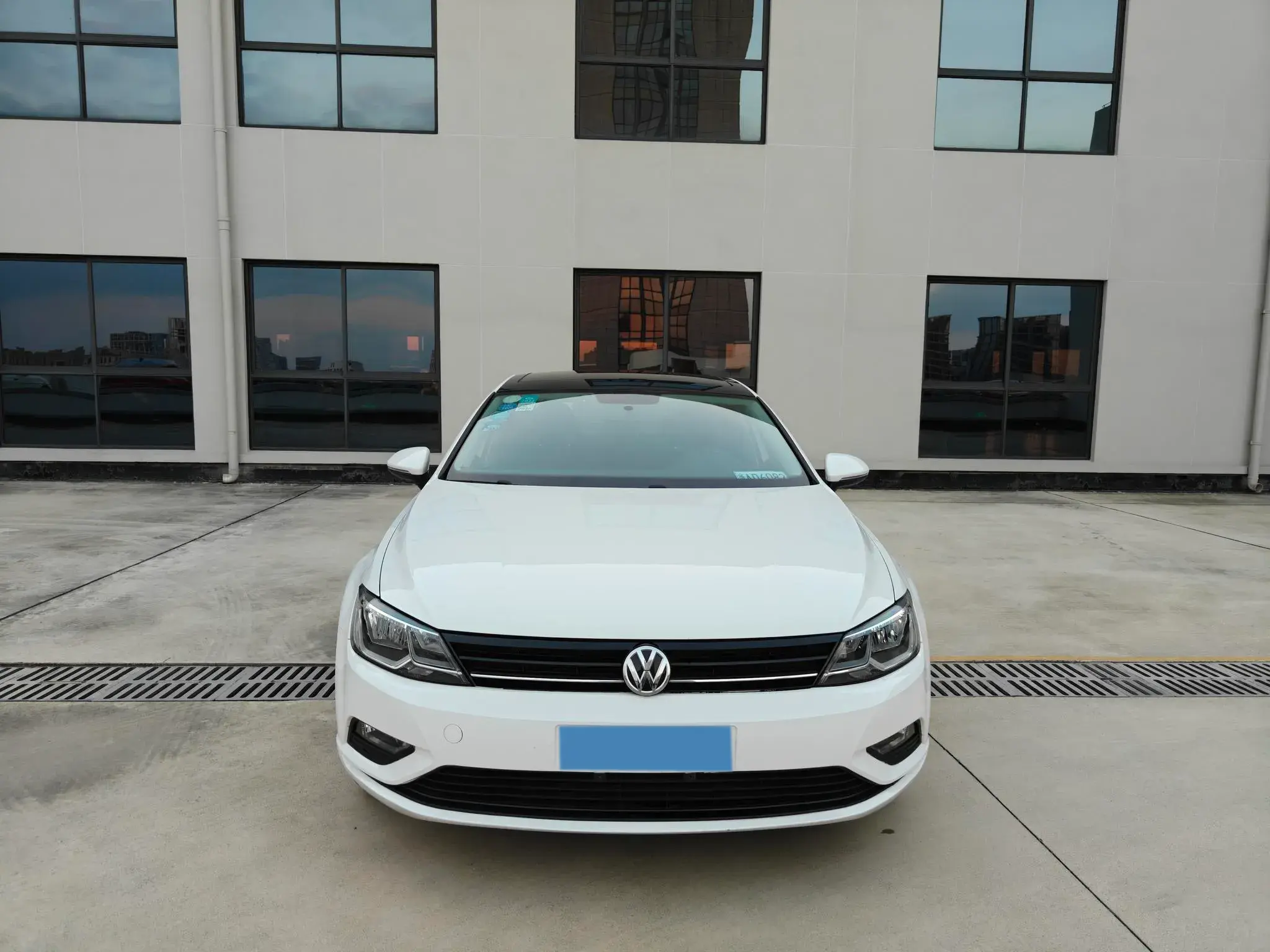 2018 VOLKSWAGEN LAMANDO thumbnail 3