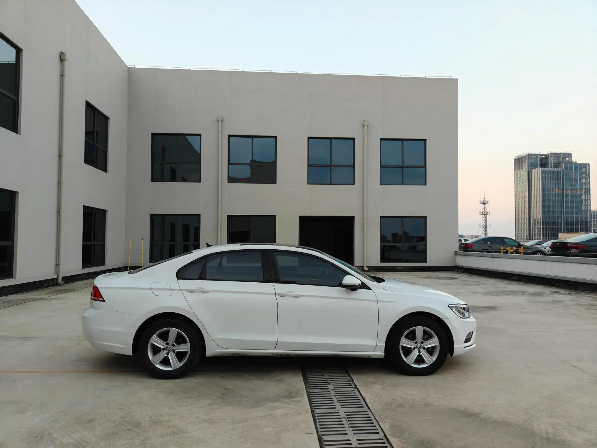 2018 VOLKSWAGEN LAMANDO thumbnail 4