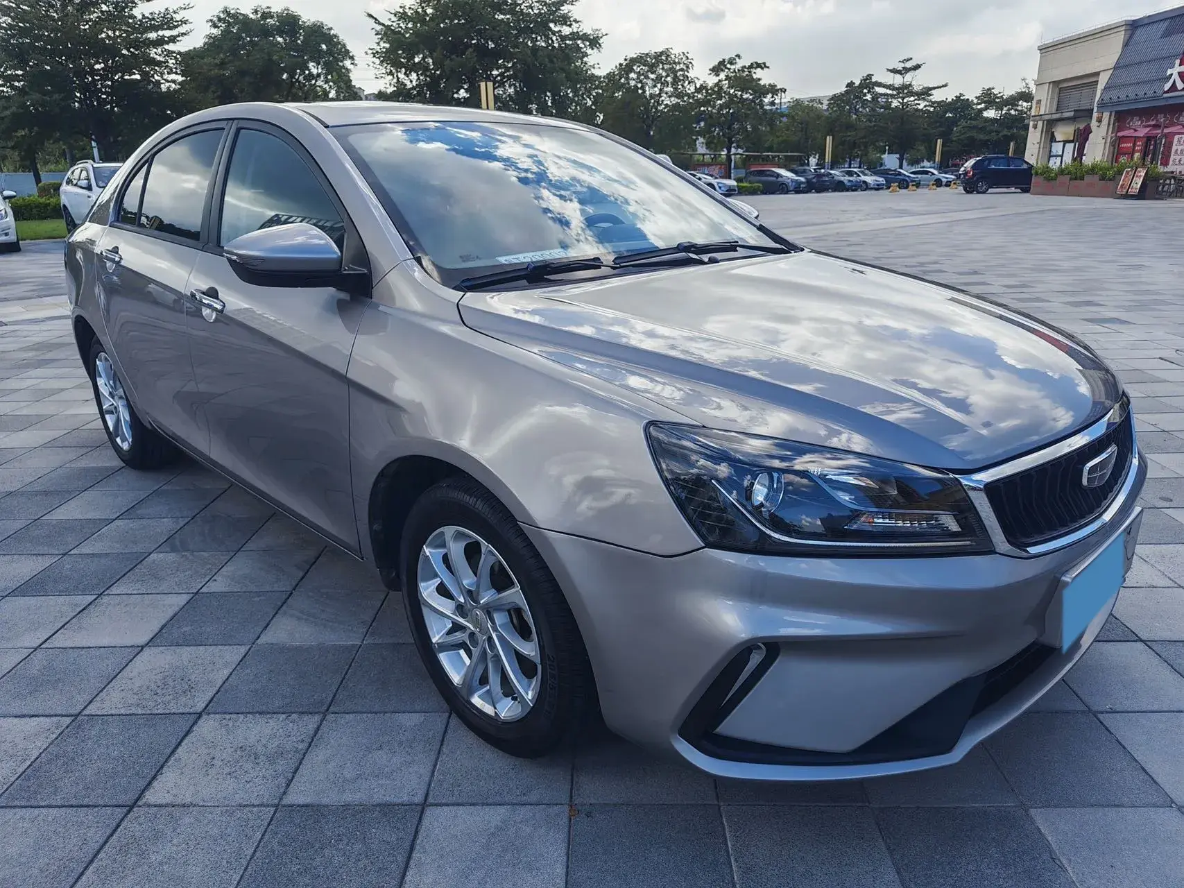 2021 GEELY EMGRAND thumbnail 3