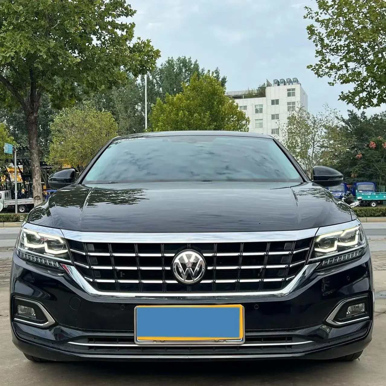 2019 VOLKSWAGEN PASSAT thumbnail 2