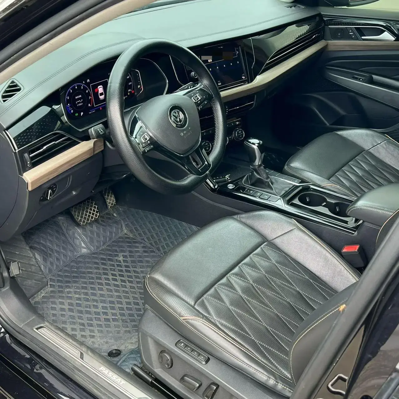 2019 VOLKSWAGEN PASSAT thumbnail 4