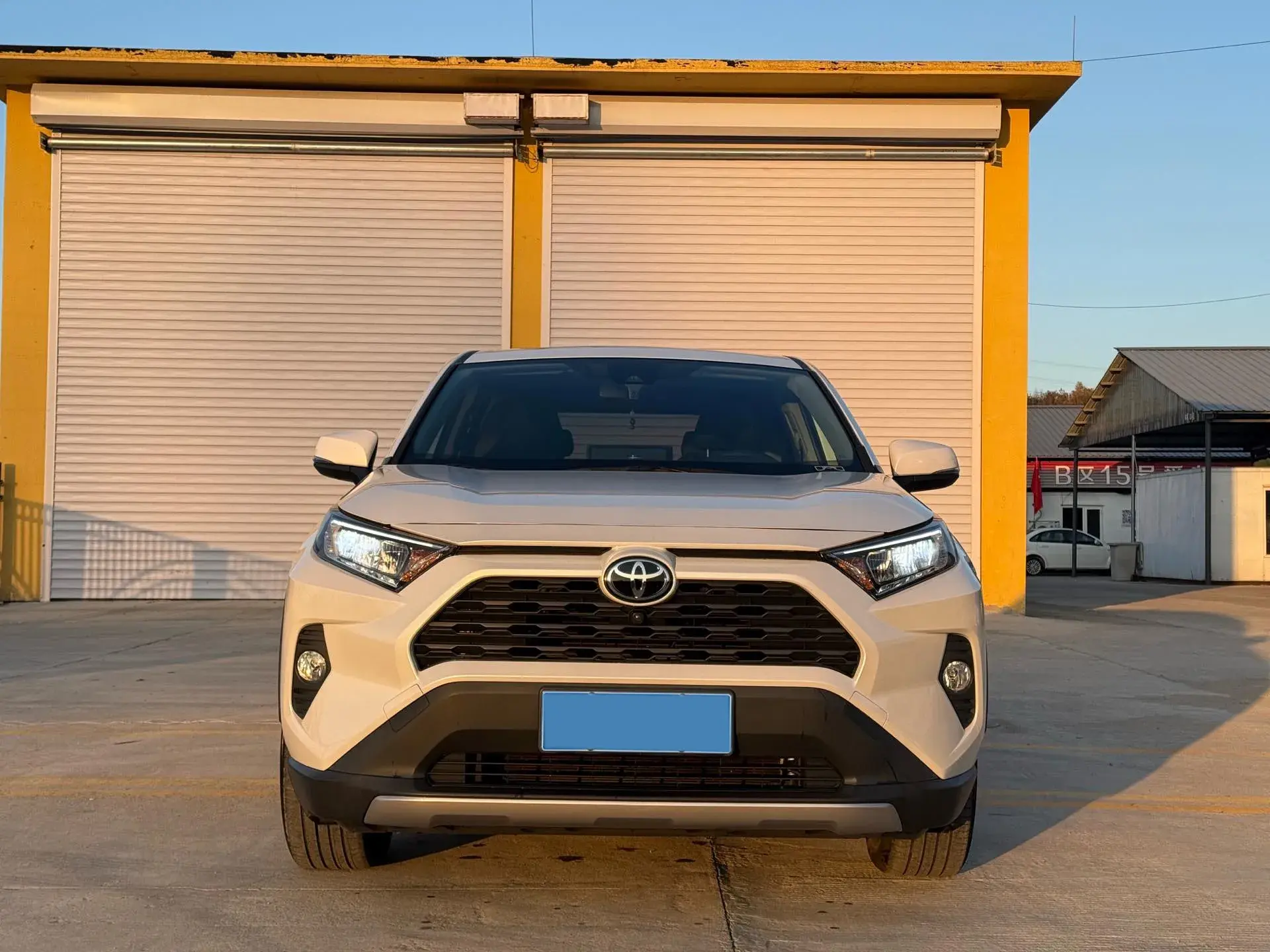 2021 TOYOTA RAV4 thumbnail 2