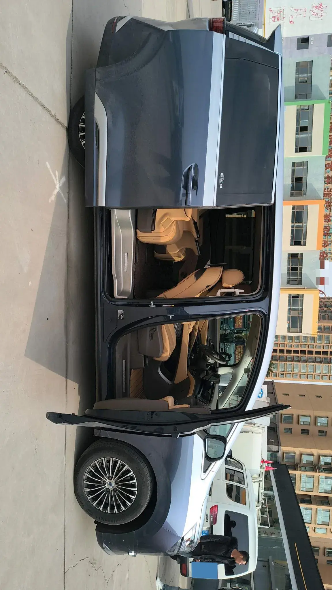 2022 DENZA D9 thumbnail 3