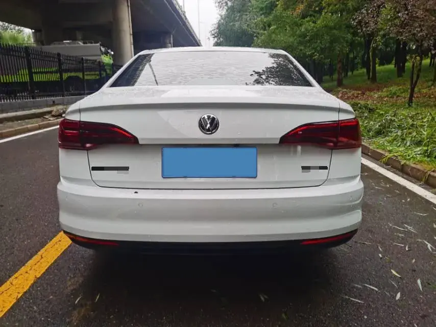 2019 VOLKSWAGEN BORA thumbnail 3