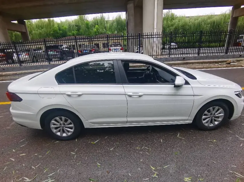 2019 VOLKSWAGEN BORA thumbnail 4