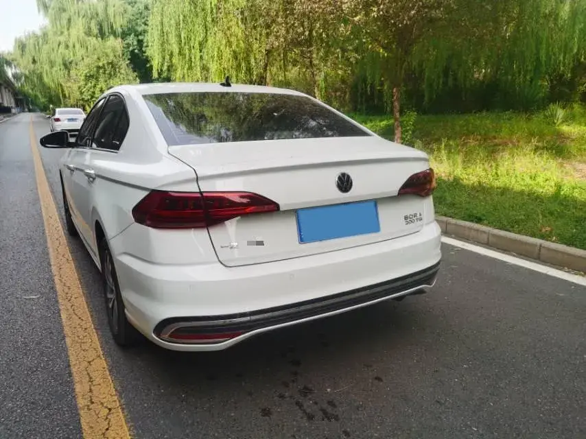 2021 VOLKSWAGEN BORA thumbnail 3