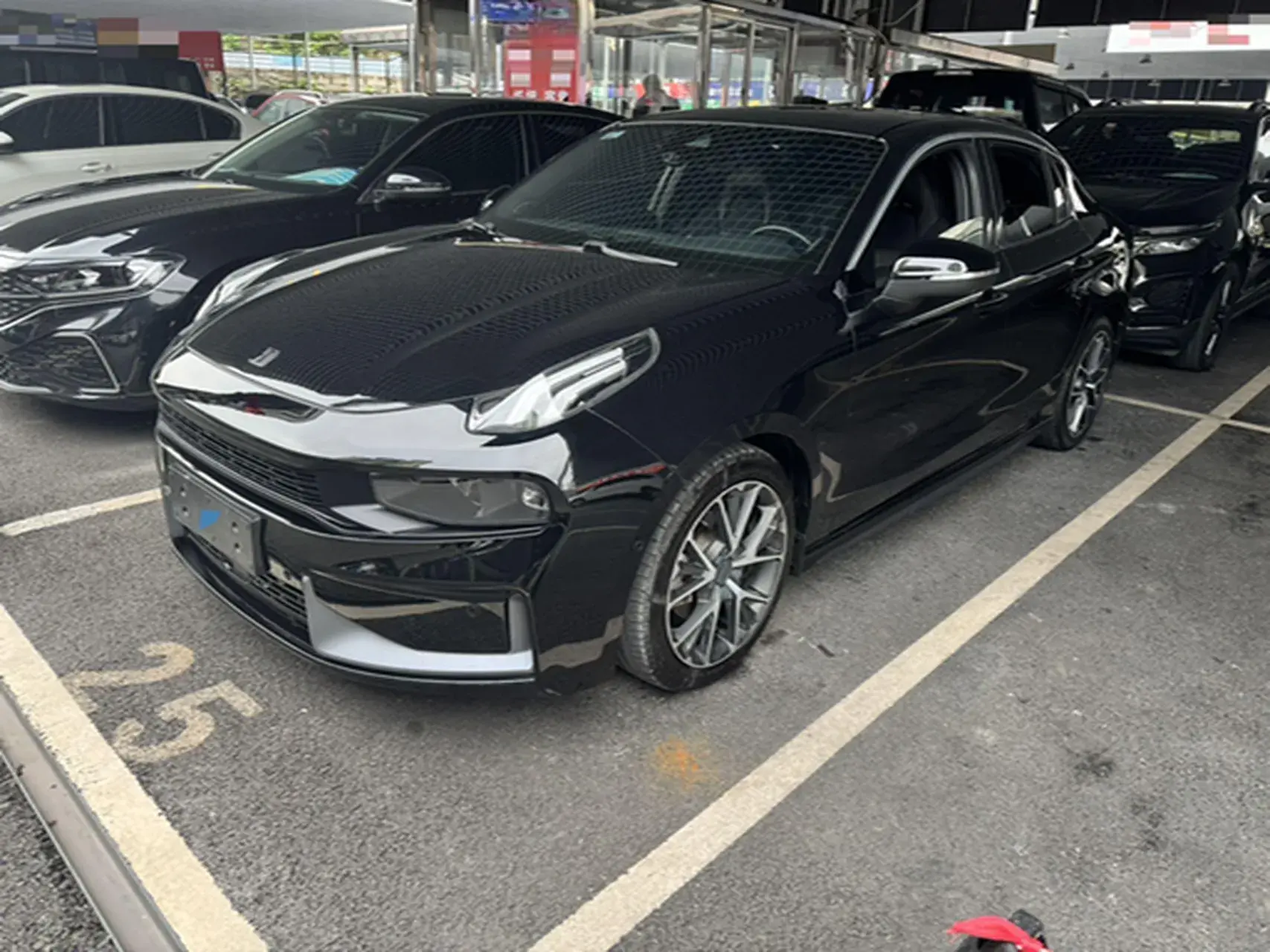 2018 LYNK&CO 03 view 1