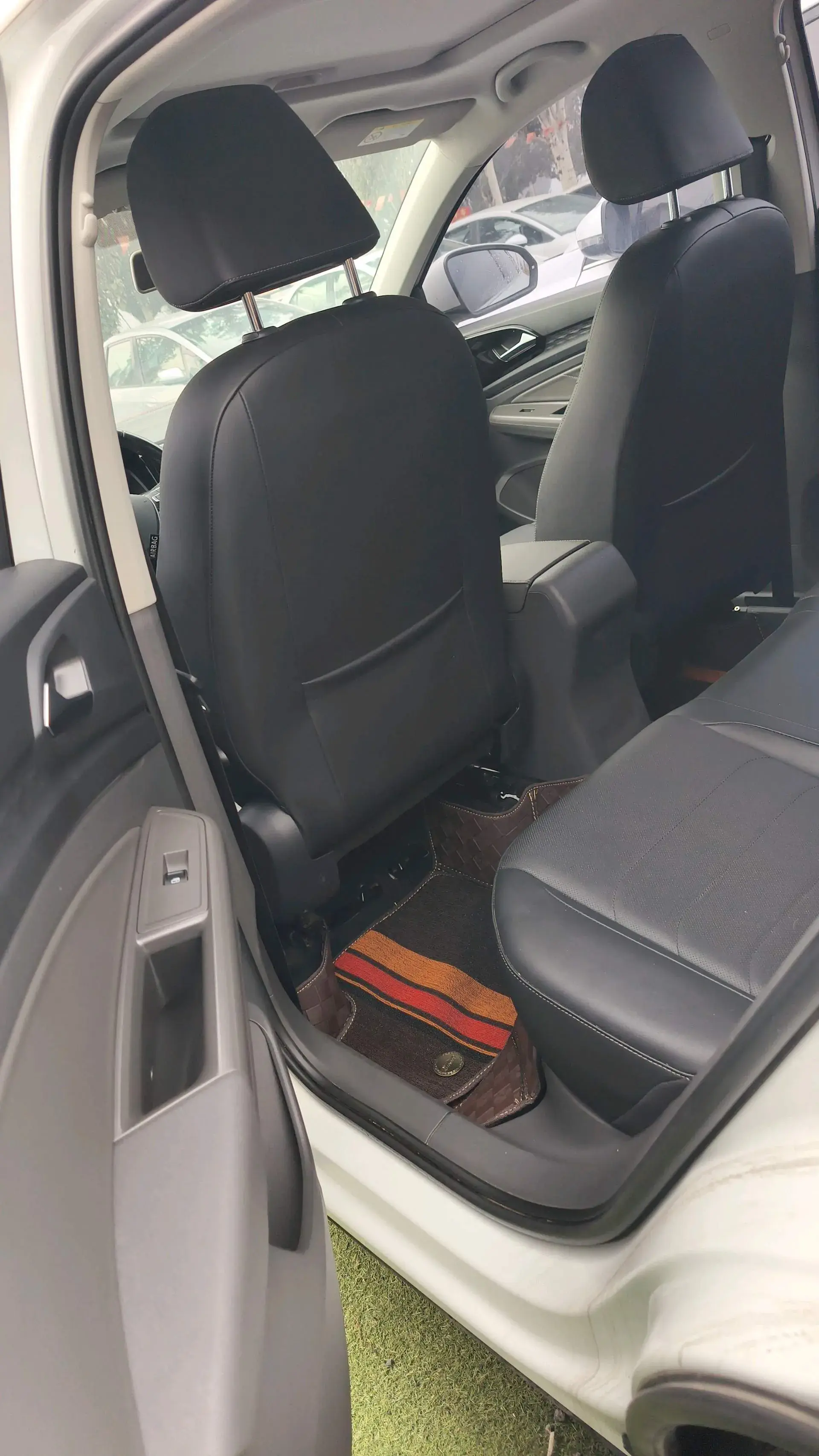 2019 JETTA VS5 thumbnail 4