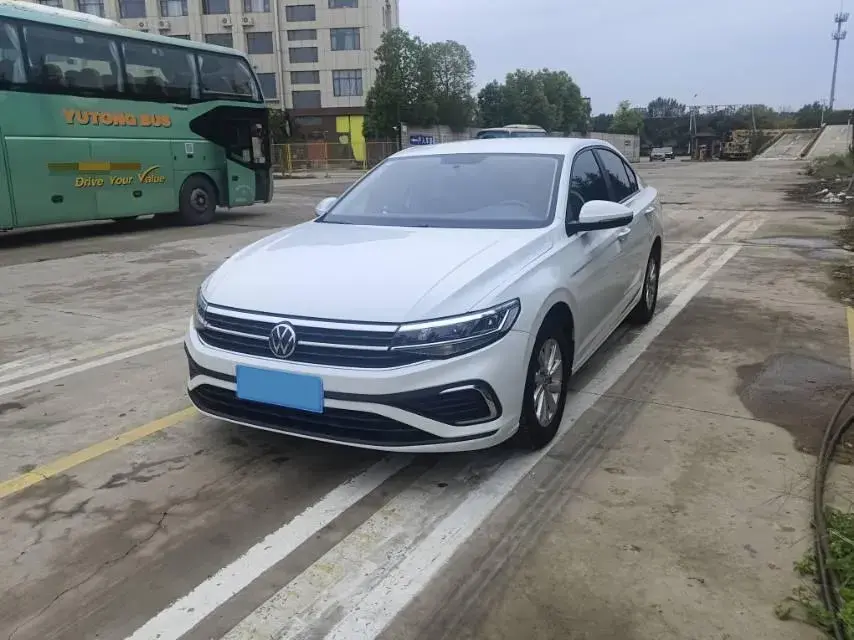 2023 VOLKSWAGEN BORA view 1