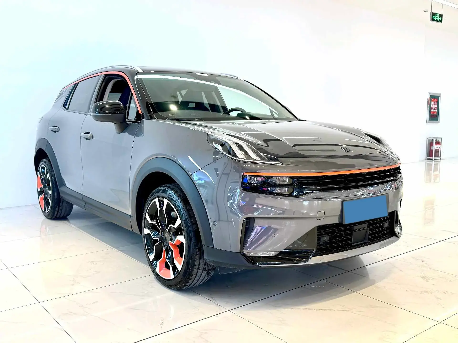 2020 LYNK&CO 06 thumbnail 3