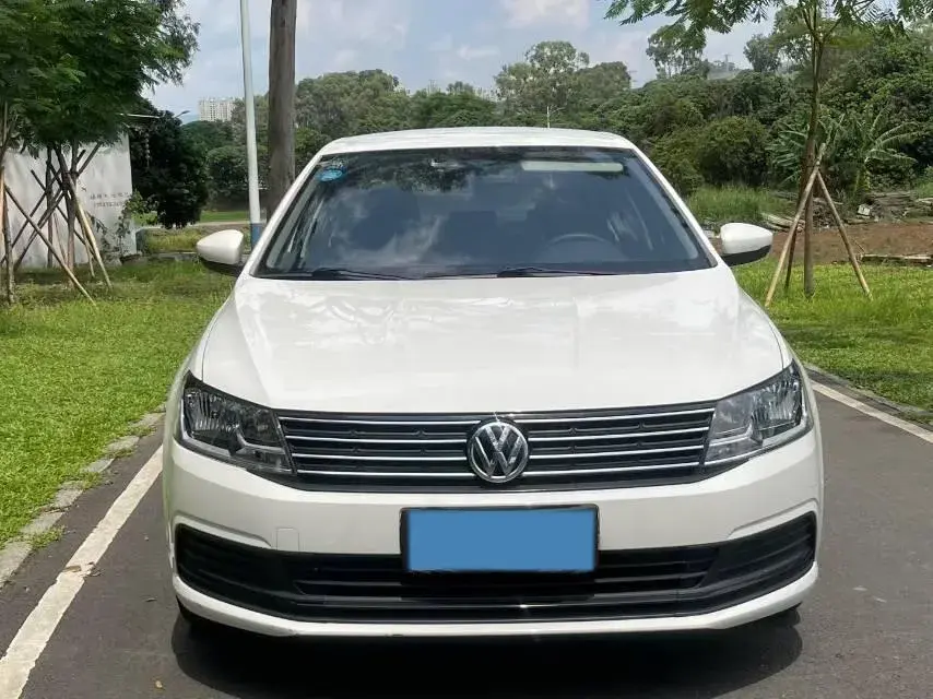 2017 VOLKSWAGEN LAVIDA thumbnail 2