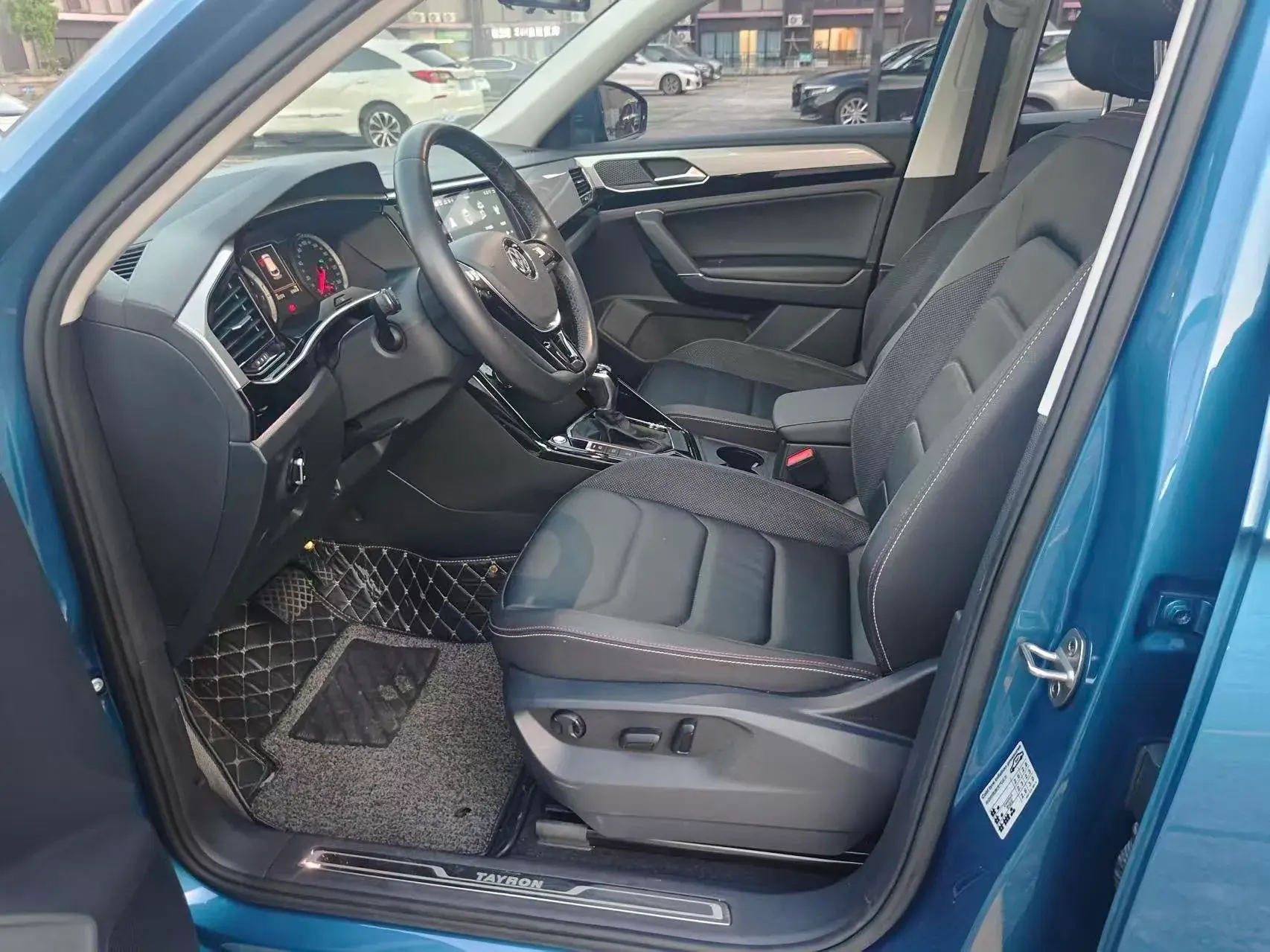 2019 VOLKSWAGEN TAYRON thumbnail 2