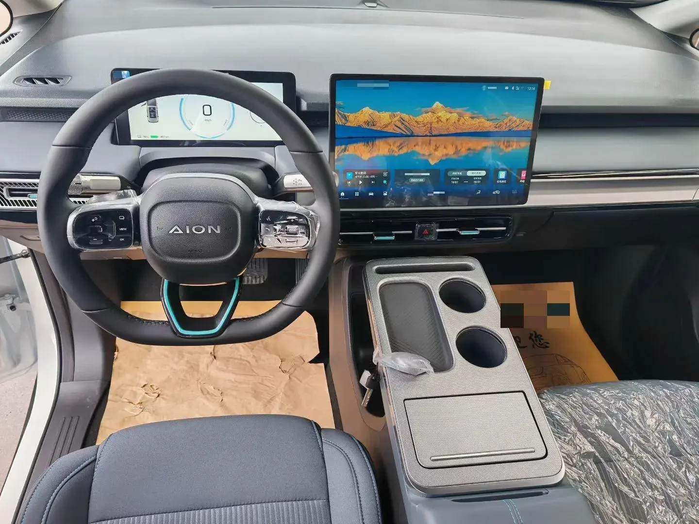 2025 AION Y thumbnail 3