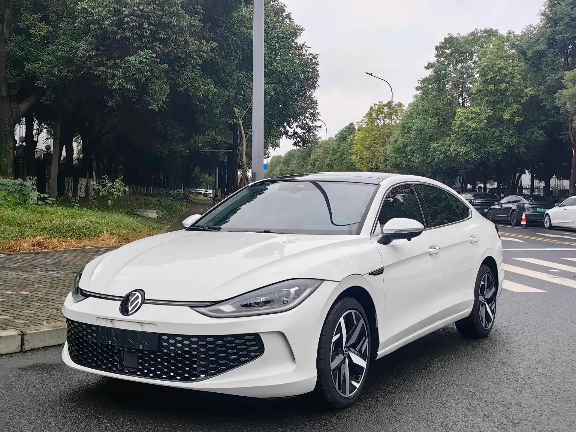 2023 VOLKSWAGEN LAMANDO view 1