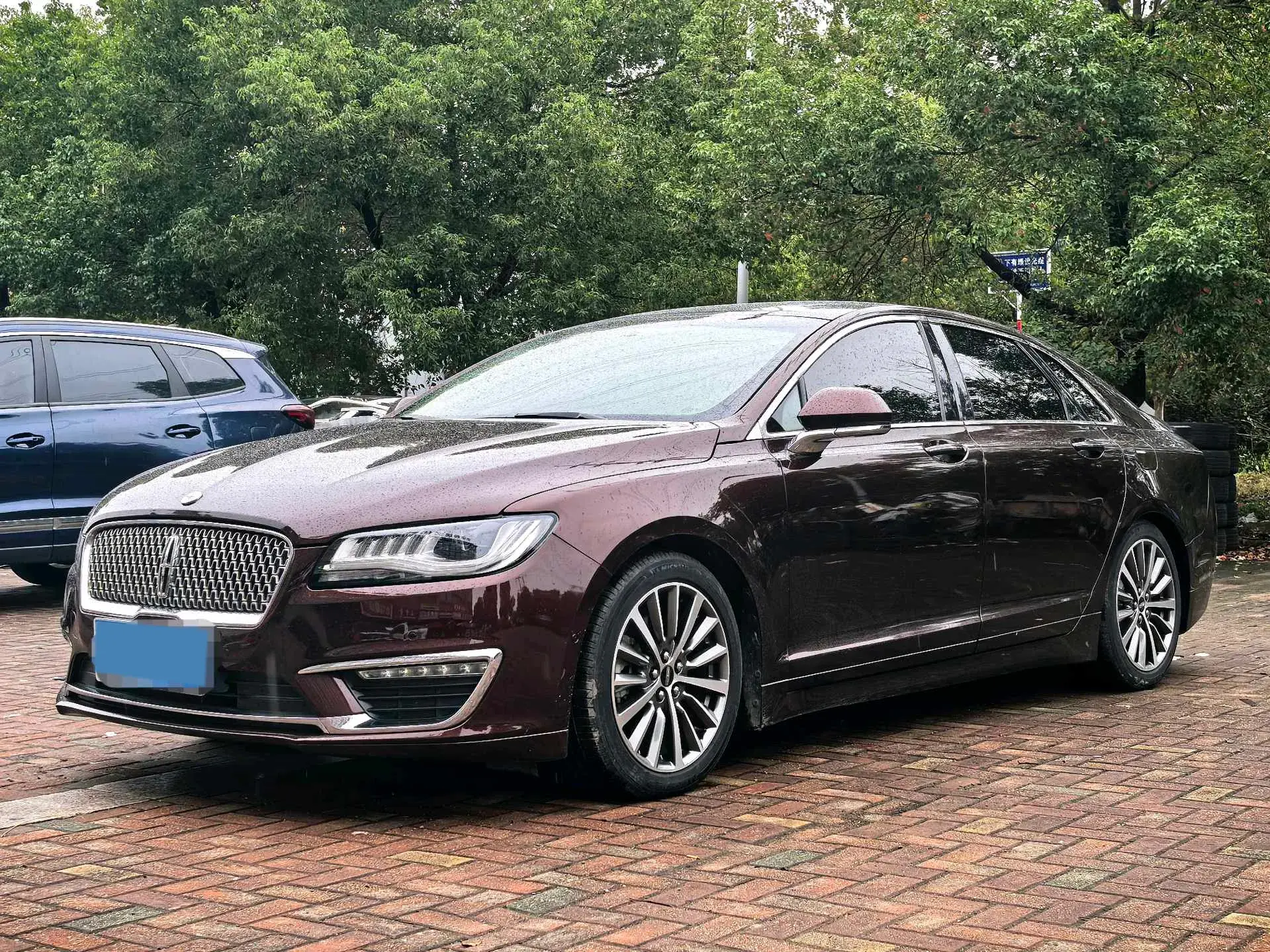 2019 LINCOLN MKZ view 1