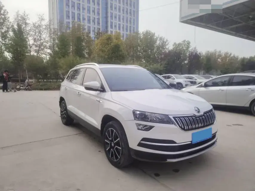 2021 SKODA KAROQ thumbnail 3