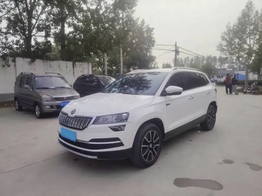 2021 SKODA KAROQ view 1